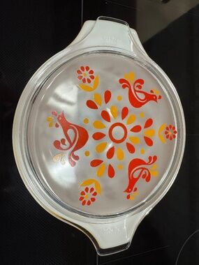 Vintage Pyrex Friendship Bird Round Casserole 473 - 1 Quart w/ Decorated Lid